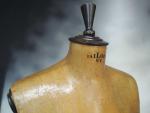 Busto anticato con treppiede legno - foto 5