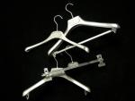 Lacquered plastic clothes hangers - photo 1