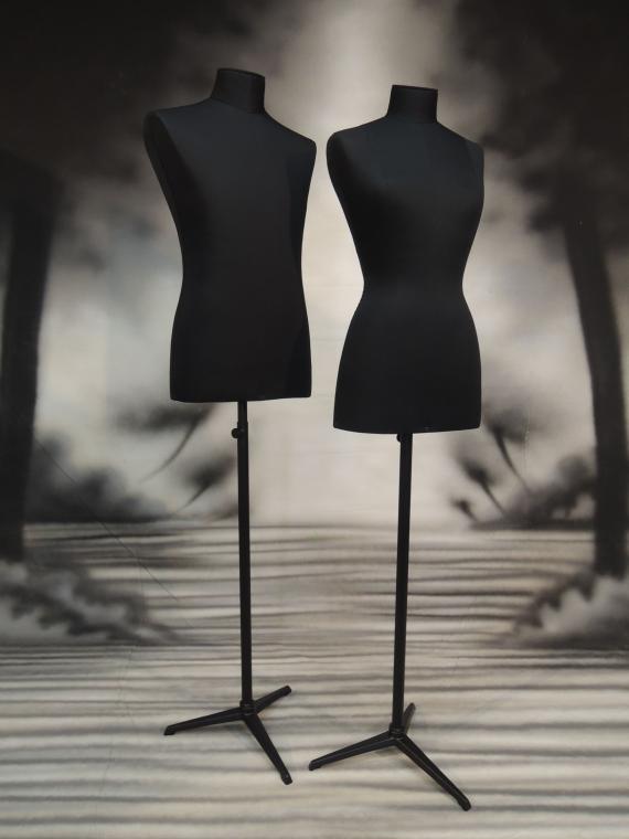 BUSTO NERO/BEIGE CON TREPPIEDE