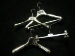 Lacquered plastic clothes hangers - photo 2